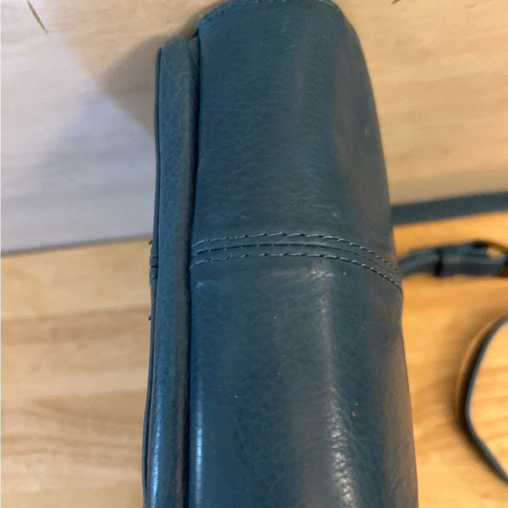 American Leather Co. Kansas Blue/Teal Crossbody Bag - Picture 7 of 15